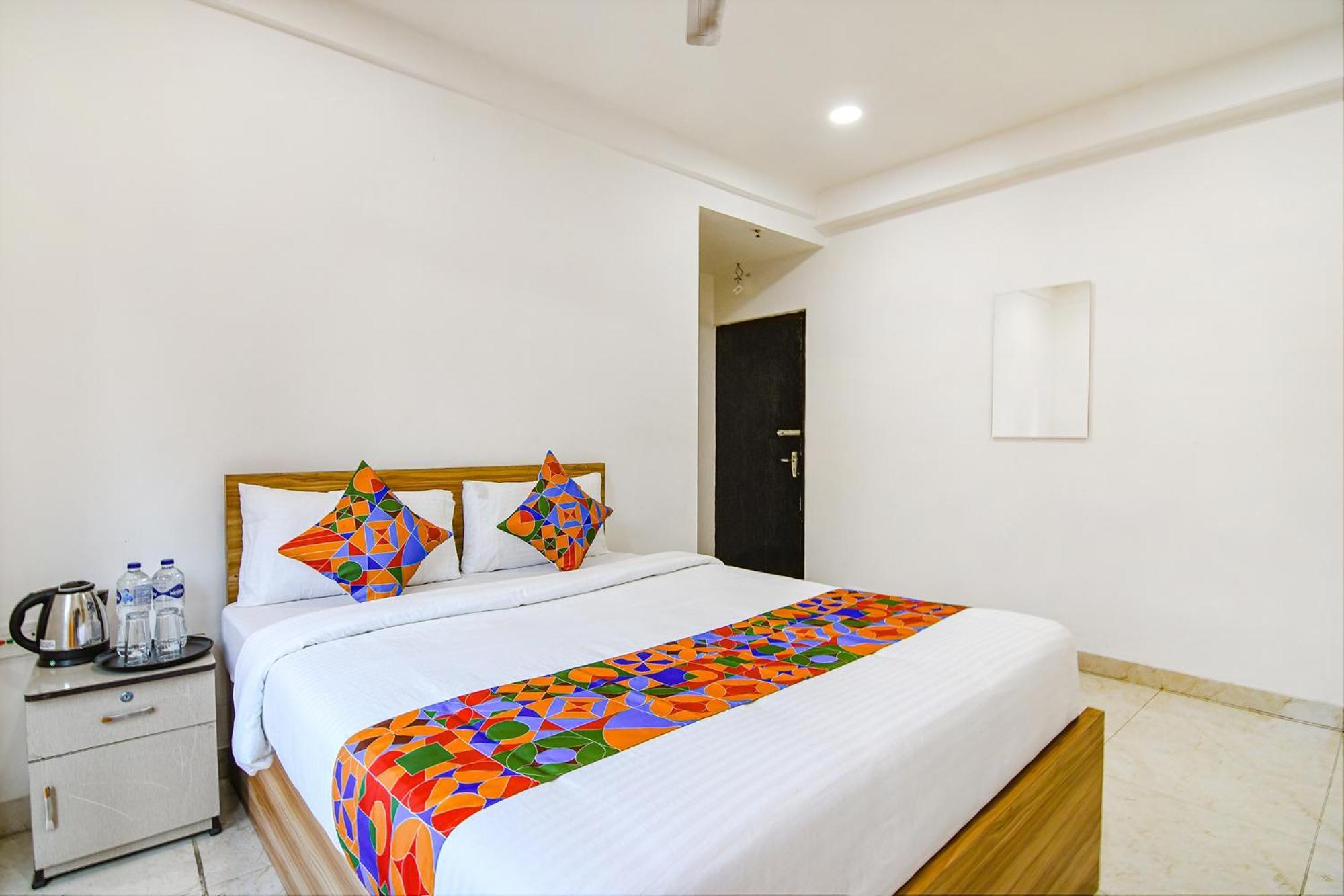 Fabhotel Grand Hazra Inn - Nr Ballygunge Station Kolkata Bagian luar foto