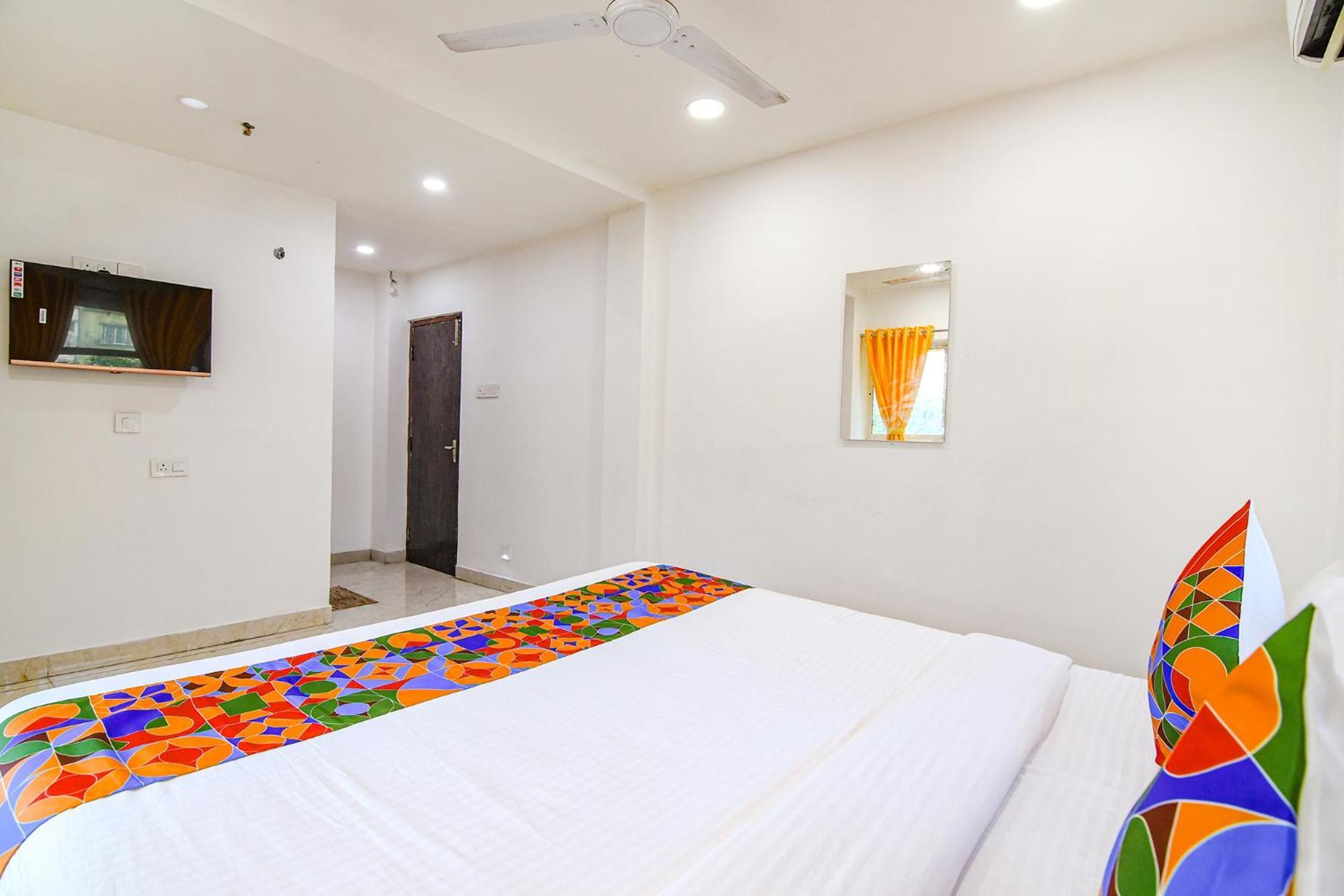 Fabhotel Grand Hazra Inn - Nr Ballygunge Station Kolkata Bagian luar foto