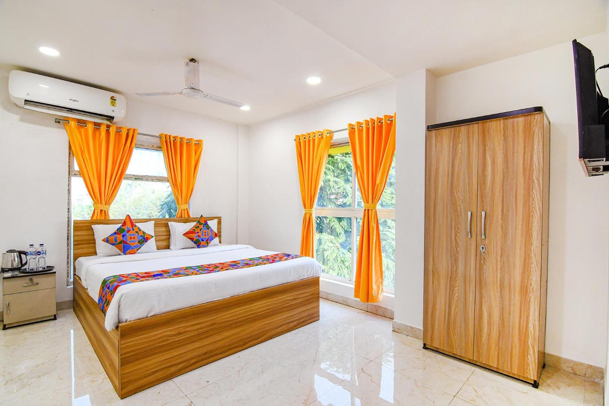 Fabhotel Grand Hazra Inn - Nr Ballygunge Station Kolkata Bagian luar foto