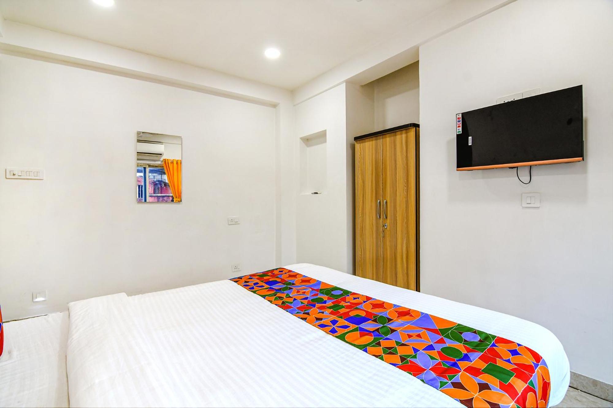 Fabhotel Grand Hazra Inn - Nr Ballygunge Station Kolkata Bagian luar foto